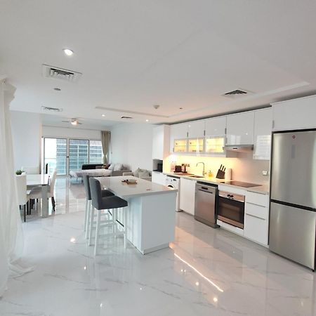 One Bedroom Apartment With Pool & Gym Near Marina Dubái Exterior foto