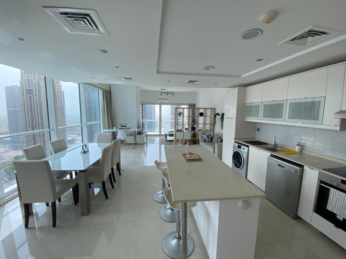 One Bedroom Apartment With Pool & Gym Near Marina Dubái Exterior foto