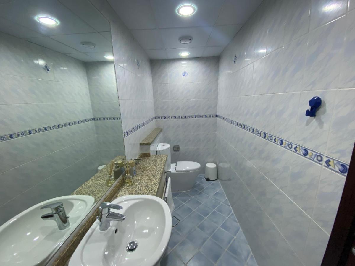 One Bedroom Apartment With Pool & Gym Near Marina Dubái Exterior foto